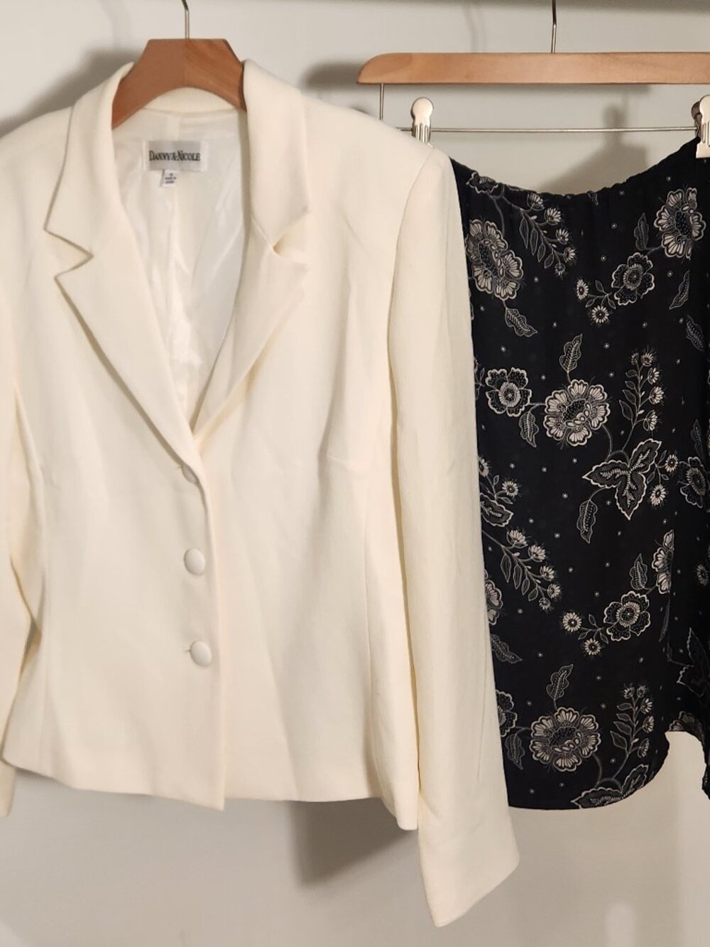 90s Vintage Danny & Nicole SKIRT SUIT with Crape Blazer Women's Size 14